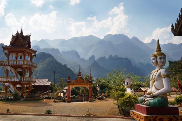 Bahasa yang ditetapkan sebagai bahasa kebangsaan laos adalah bahasa
